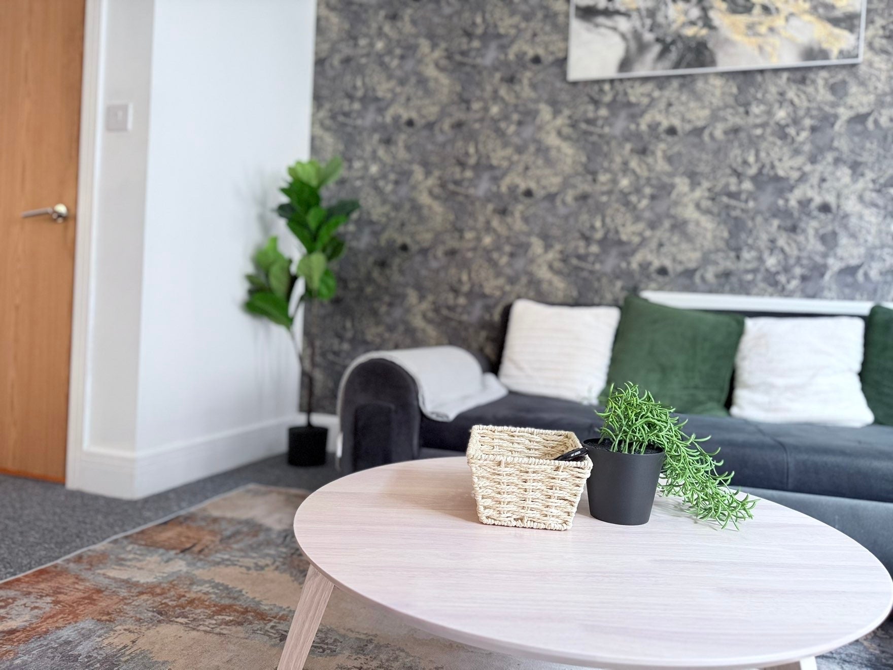 PostBox Apartments in Birmingham City Centre Near Birmingham Canal