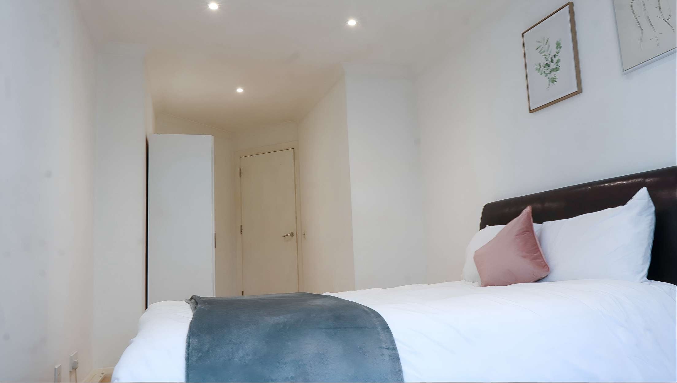 River Side 3 Bed 2 Bath Apartments- Free Parking