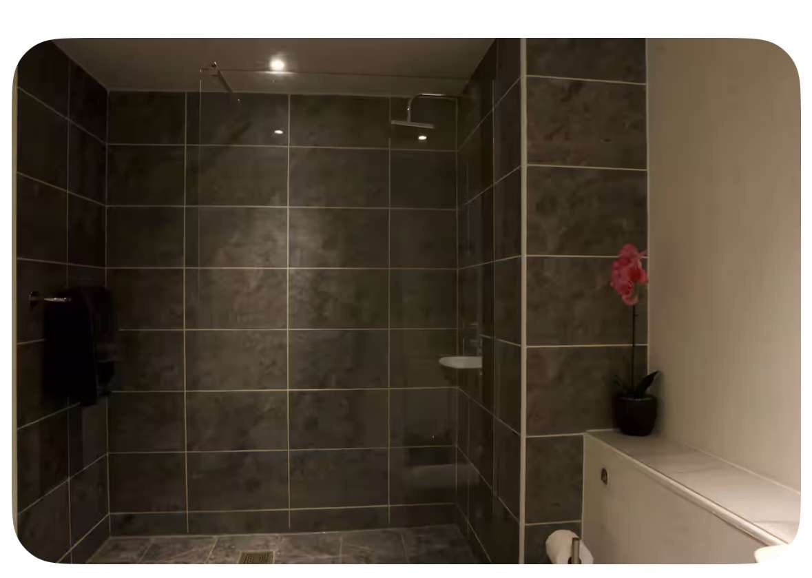 River Side 3 Bed 2 Bath Apartments- Free Parking