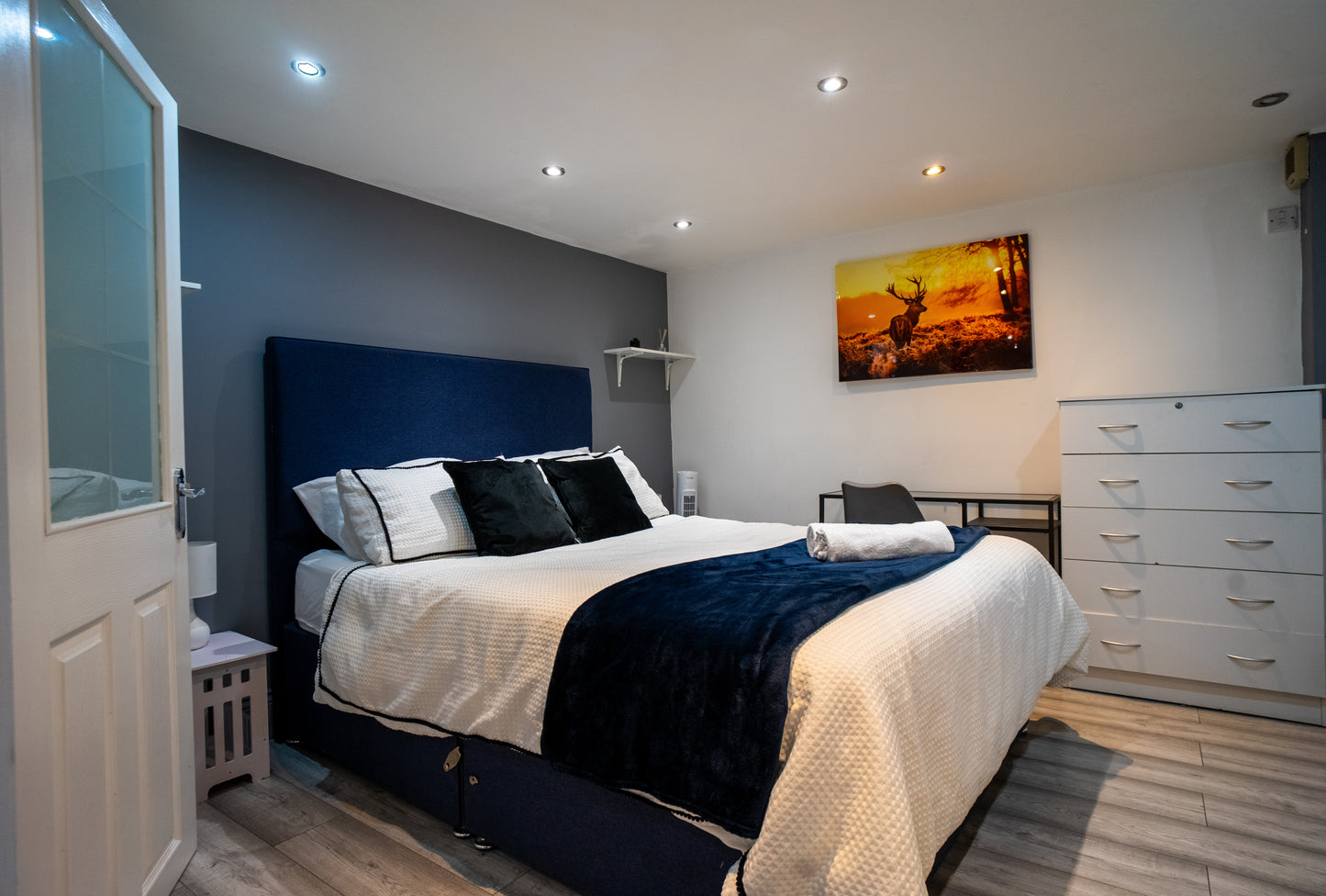 Modern 3 Bed House Near The O2 | Free Parking