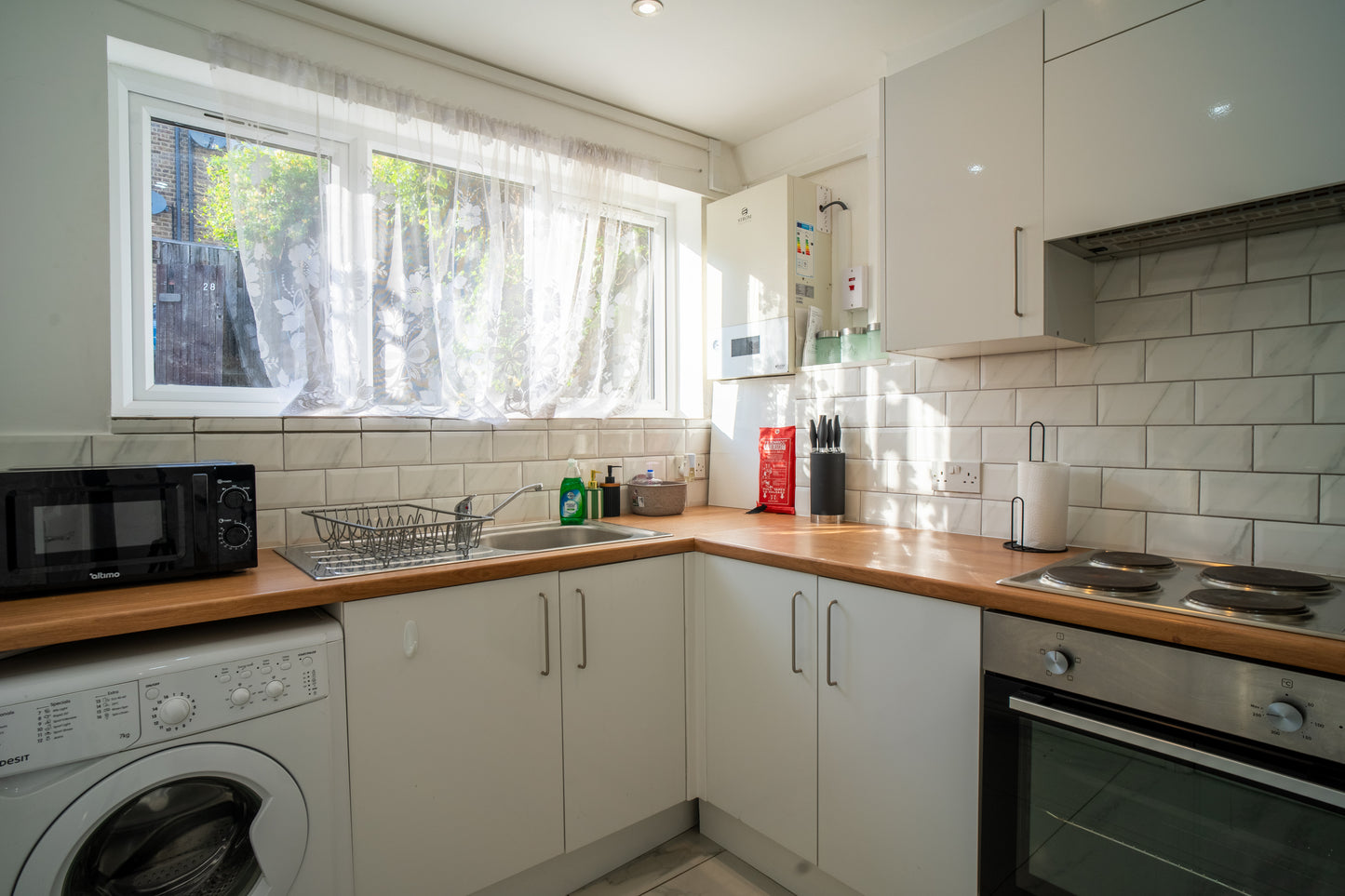 Modern 3 Bed House Near The O2 | Free Parking