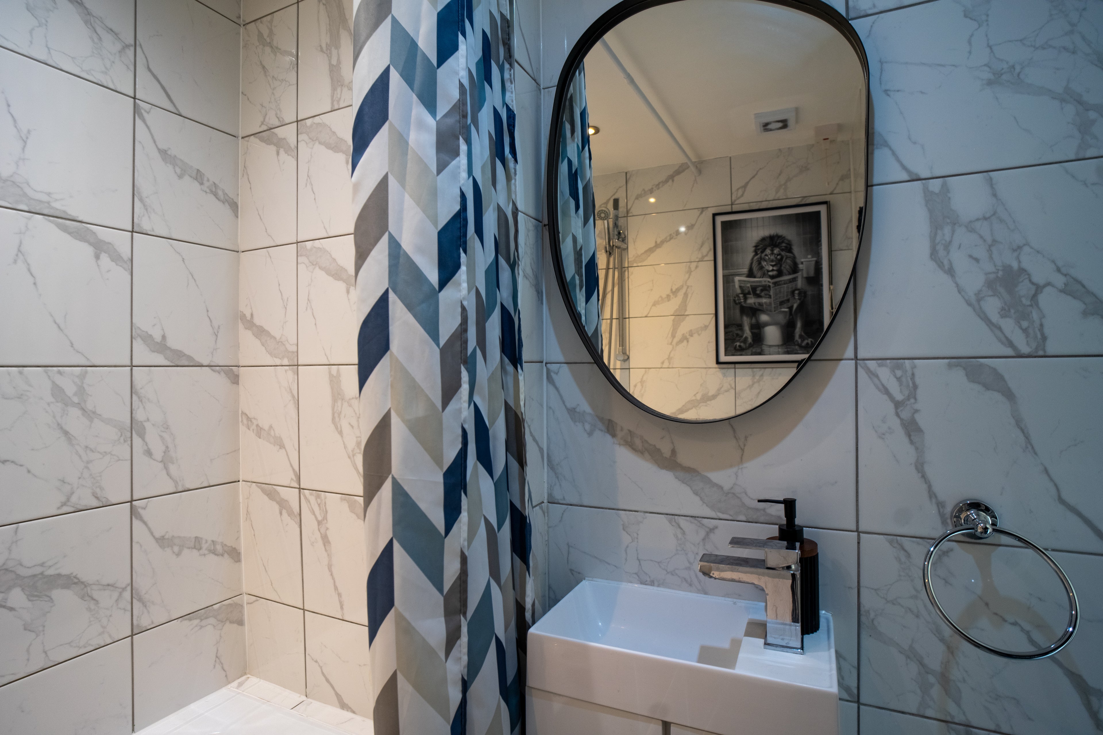 Modern 3 Bed House Near The O2 | Free Parking