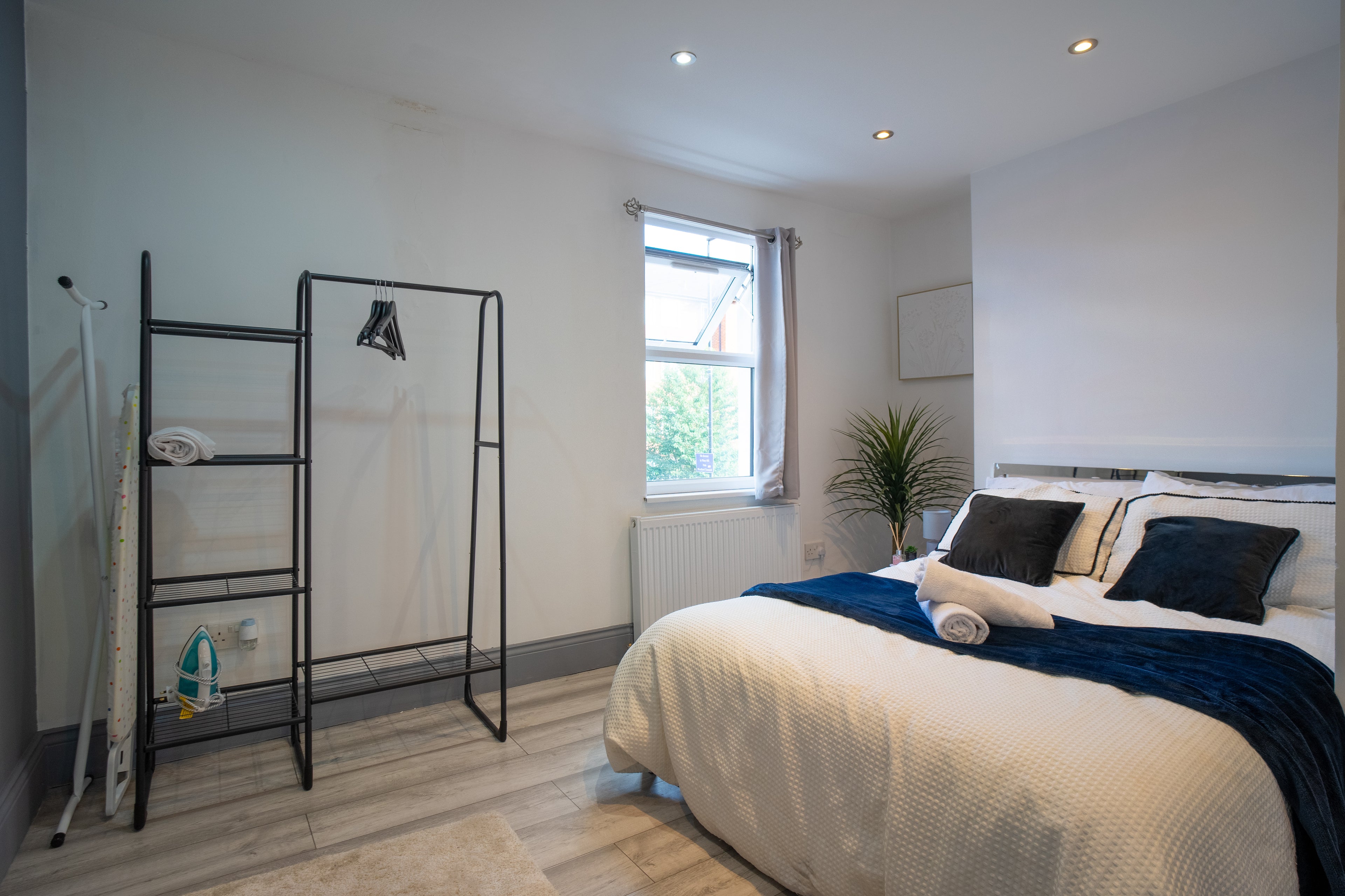 Modern 3 Bed House Near The O2 | Free Parking